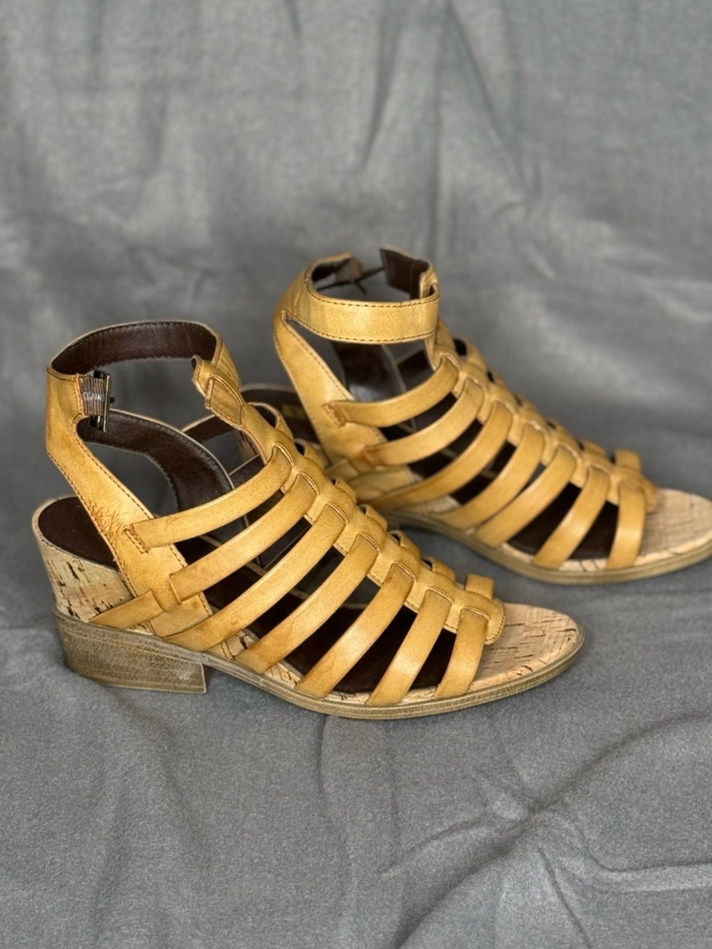 White Mountain Sella Tan Gladiator Wedge Sandals Cork Heel Women's 7M Boho